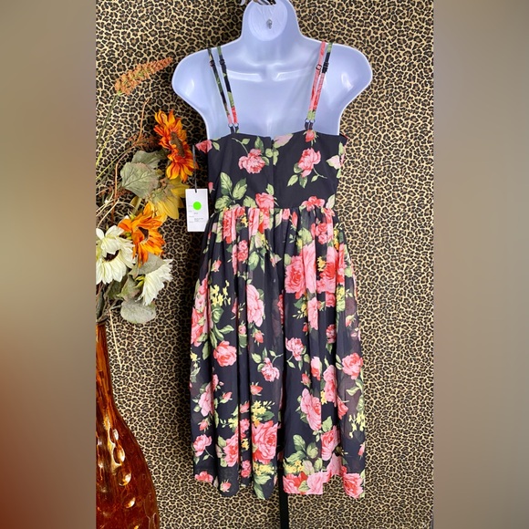 ❌SOLD❌🦋B2G1🦋UNIQUE VINTAGE Black & Pink Floral Reed Swing Dress NWT | MEDIUM | - Picture 9 of 13